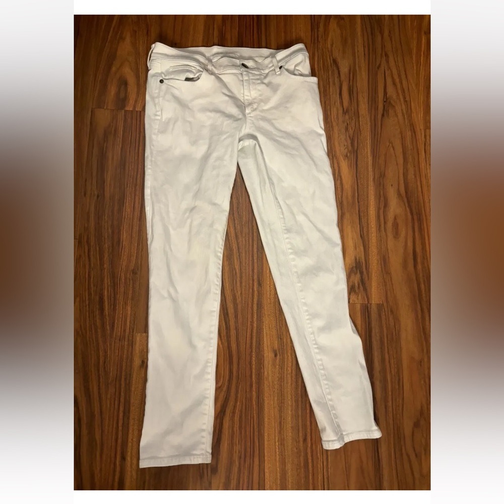 Ann Taylor Relaxed Skinny White Jeans Women's Petite 4P